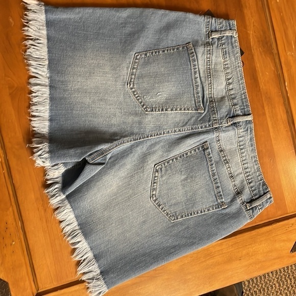 VERSONA NWT Button Fly Shorts Size 12 - Picture 8 of 9